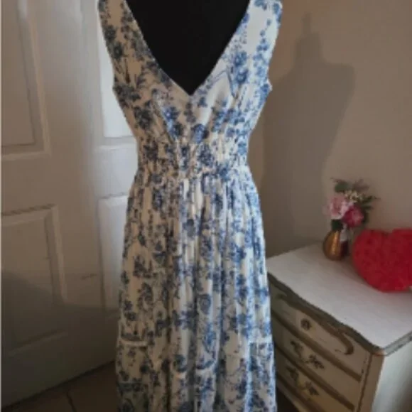 TAYLOR Floral Spring Dress - Picture 2 of 12